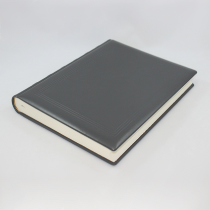Dickes Gästebuch aus glattem Vollrindleder in allen Farben - mit handgerissenem Büttenblock